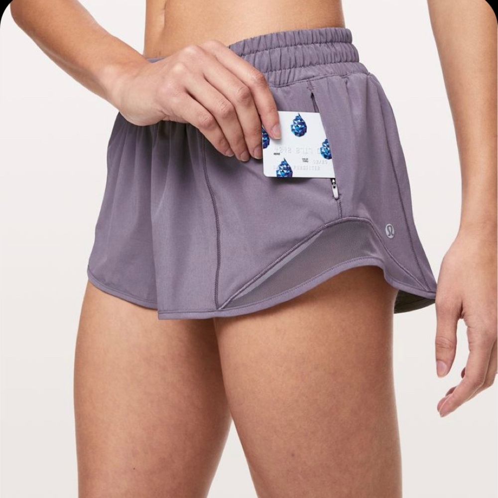 Lulu lemon Hotty Hot short *2.5”